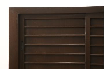 四尺水屋箪笥サイドボードをリペア&カスタム!天板部分の塗り直し、現状のお品物に合わせて1トーン程落ち着いた色に着色し、修繕箇所は本体と馴染むように。(食器棚、収納棚、キャビネット)