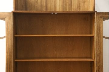 本箱をリペア&カスタム!現状をベースにポアーステインと蜜蝋ワックスにて仕上げ。現状のお品物に合わせて1トーン程落ち着いた色に着色し、修繕箇所は本体と馴染むように。(ブックケース、本棚)