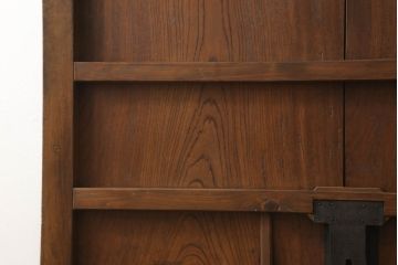 蔵戸をリペア&カスタム!格子裏にクリアガラスはめ込み。指定の吊り金具を取り付けきるよう上下フラットとなるよう造作。既存の鉄金具は黒染めをし、外部用塗にて仕上げ。(玄関戸、引き戸、建具)