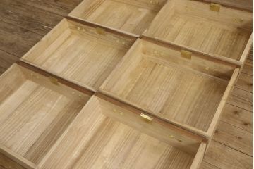 桐箪笥をリペア&カスタム!色味はオーク系にて着色。(並厚、桐たんす、洋服タンス、和タンス、引き出し)