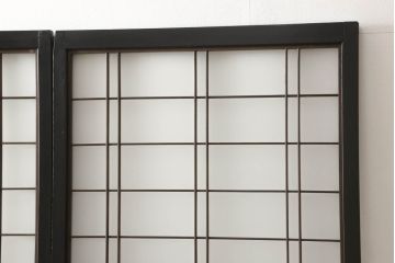 ガラス戸4枚をリペア&カスタム!高さと幅をリサイズし、下部は当社オリジナルの麻の葉模様ガラスに交換。本体は現状の色味を活かして仕上げ、修繕箇所を本体と馴染むように。(引き戸、建具)