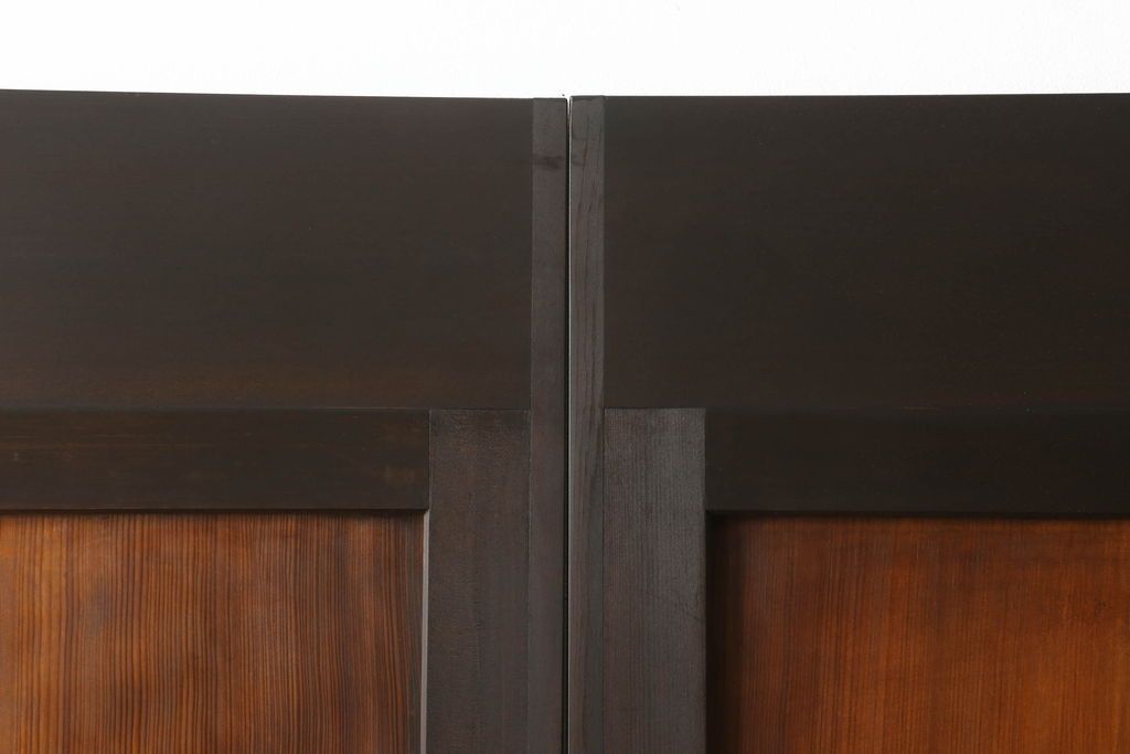 組子帯戸4枚をリペア&カスタム!高さと幅をリサイズし、レーザー加工による組子デザインの枠を製作。表はクリアガラス、裏はすりガラスに交換。色味は当店商品を参考に着色。(引き戸、帯戸)