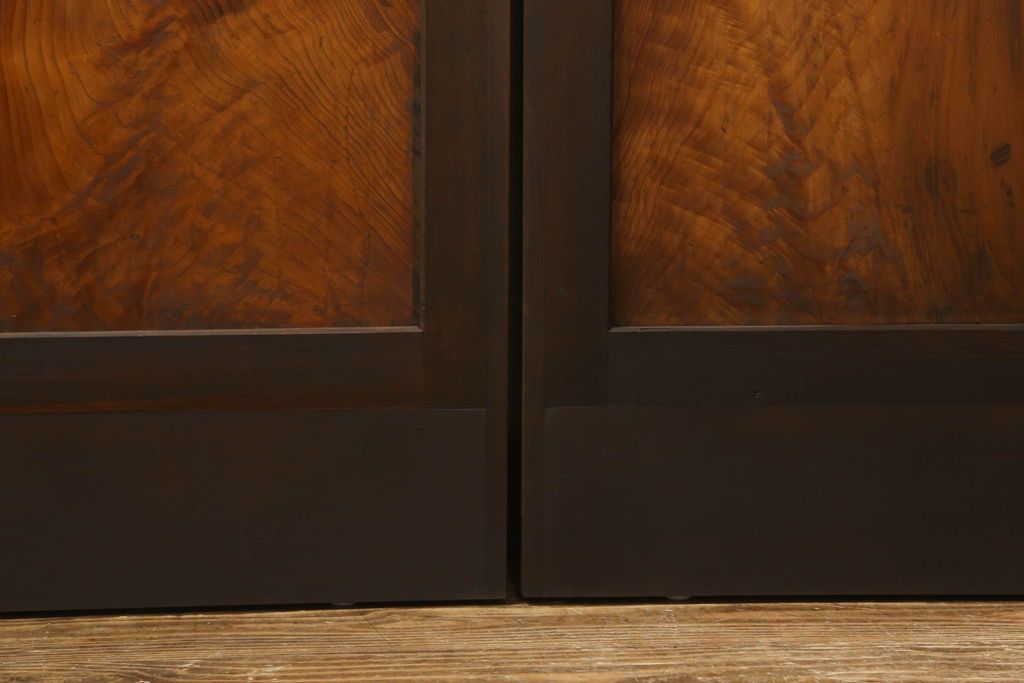 組子帯戸4枚をリペア&カスタム!高さと幅をリサイズし、レーザー加工による組子デザインの枠を製作。表はクリアガラス、裏はすりガラスに交換。色味は当店商品を参考に着色。(引き戸、帯戸)