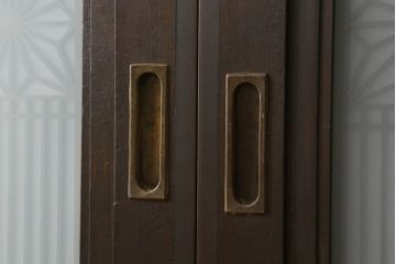 組子帯戸4枚をリペア&カスタム!高さと幅をリサイズし、レーザー加工による組子デザインの枠を製作。表はクリアガラス、裏はすりガラスに交換。色味は当店商品を参考に着色。(引き戸、帯戸)