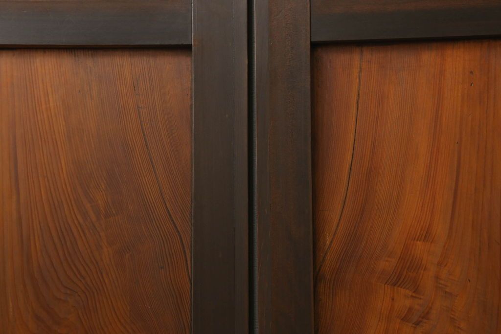 組子帯戸4枚をリペア&カスタム!高さと幅をリサイズし、レーザー加工による組子デザインの枠を製作。表はクリアガラス、裏はすりガラスに交換。色味は当店商品を参考に着色。(引き戸、帯戸)