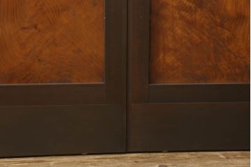 組子帯戸4枚をリペア&カスタム!高さと幅をリサイズし、レーザー加工による組子デザインの枠を製作。表はクリアガラス、裏はすりガラスに交換。色味は当店商品を参考に着色。(引き戸、帯戸)