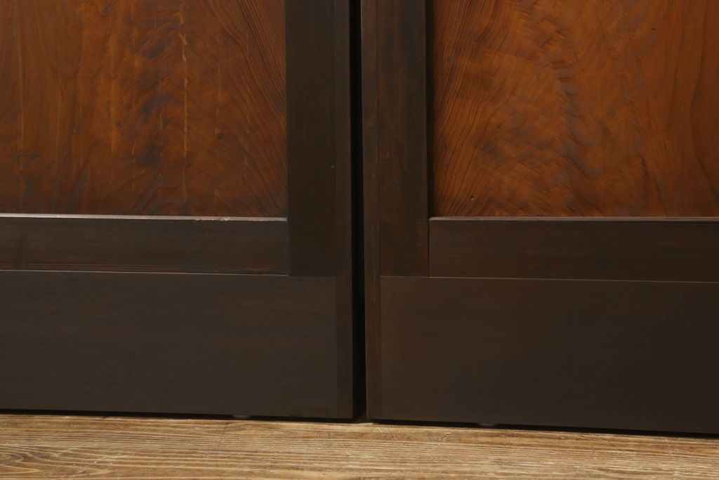 組子帯戸4枚をリペア&カスタム!高さと幅をリサイズし、レーザー加工による組子デザインの枠を製作。表はクリアガラス、裏はすりガラスに交換。色味は当店商品を参考に着色。(引き戸、帯戸)