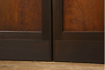 組子帯戸4枚をリペア&カスタム!高さと幅をリサイズし、レーザー加工による組子デザインの枠を製作。表はクリアガラス、裏はすりガラスに交換。色味は当店商品を参考に着色。(引き戸、帯戸)