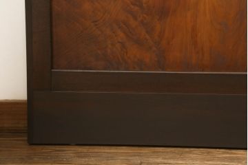 組子帯戸4枚をリペア&カスタム!高さと幅をリサイズし、レーザー加工による組子デザインの枠を製作。表はクリアガラス、裏はすりガラスに交換。色味は当店商品を参考に着色。(引き戸、帯戸)