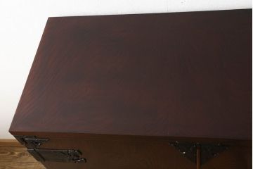 サイドボードをリペア&カスタム!棚板を2枚新規製作し、脚を取り付け。現状のお品物に合わせて1トーン程落ち着いた色に着色。(引き出し、着物箪笥、衣装タンス、収納箪笥)