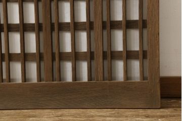 格子戸をリペア&カスタム!引手・金網・鍵・戸車を取り付け。新規製作した戸枠のみ現状の色味を活かして塗装。(引き戸、玄関戸)