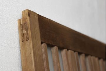 格子戸をリペア&カスタム!引手・金網・鍵・戸車を取り付け。新規製作した戸枠のみ現状の色味を活かして塗装。(引き戸、玄関戸)