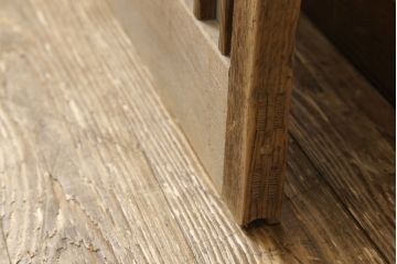 格子戸をリペア&カスタム!引手・金網・鍵・戸車を取り付け。新規製作した戸枠のみ現状の色味を活かして塗装。(引き戸、玄関戸)