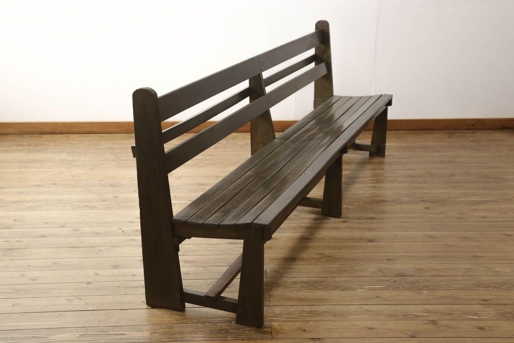 チャーチベンチをリペア&カスタム!脚の四隅にL字型の金具を取り付け強度の補強。現状の品物に合わせて1トーン程落ち着いた色に着色。(木製ベンチ、長椅子、ベンチ)