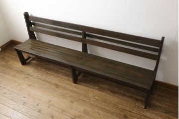 チャーチベンチをリペア&カスタム!脚の四隅にL字型の金具を取り付け強度の補強。現状の品物に合わせて1トーン程落ち着いた色に着色。(木製ベンチ、長椅子、ベンチ)