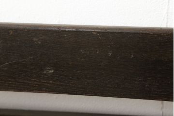 チャーチベンチをリペア&カスタム!脚の四隅にL字型の金具を取り付け強度の補強。現状の品物に合わせて1トーン程落ち着いた色に着色。(木製ベンチ、長椅子、ベンチ)