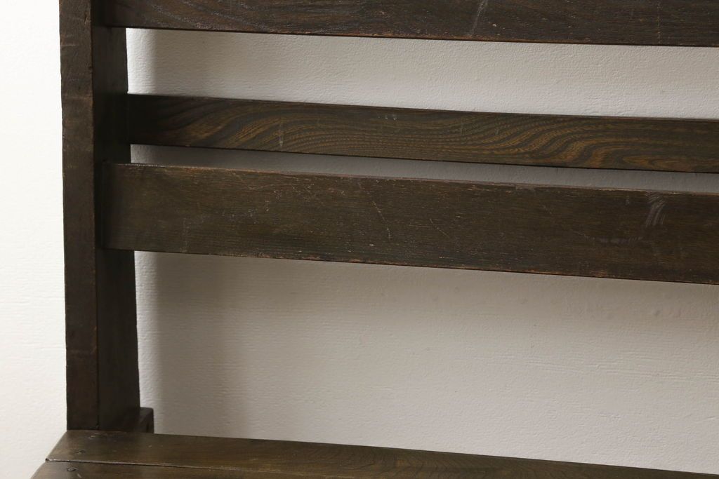 チャーチベンチをリペア&カスタム!脚の四隅にL字型の金具を取り付け強度の補強。現状の品物に合わせて1トーン程落ち着いた色に着色。(木製ベンチ、長椅子、ベンチ)