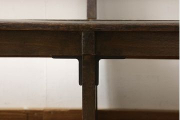 チャーチベンチをリペア&カスタム!脚の四隅にL字型の金具を取り付け強度の補強。現状の品物に合わせて1トーン程落ち着いた色に着色。(木製ベンチ、長椅子、ベンチ)