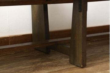 チャーチベンチをリペア&カスタム!脚の四隅にL字型の金具を取り付け強度の補強。現状の品物に合わせて1トーン程落ち着いた色に着色。(木製ベンチ、長椅子、ベンチ)