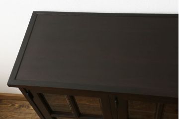 キャビネットをリペア&カスタム!当店の商品を参考に丸脚を取り付け。(食器棚、飾り棚、収納棚、本箱、ブックケース、サイドボード、サイドキャビネット)