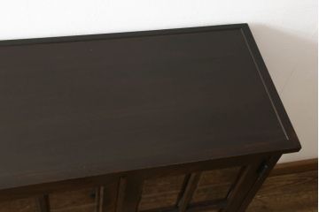 キャビネットをリペア&カスタム!当店の商品を参考に丸脚を取り付け。(食器棚、飾り棚、収納棚、本箱、ブックケース、サイドボード、サイドキャビネット)