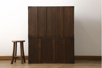 重ね箪笥の見た目を変えずに綺麗にリペア!本体は色味のムラがなくなるように現状の色味をベースにワントーンほど濃い色味で仕上げ。(和箪笥、衣装箪笥)