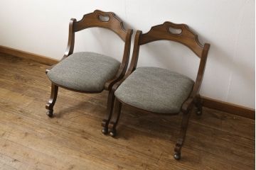 ダイニングチェア4脚をリペア&カスタム!ウレタンスポンジを交換し、希望の生地で座面を張替え。本体は元の木色をベースにキズをなじませて仕上げ。(サイドチェア、椅子、イス)