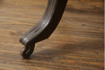 キャスター付きチェアをリペア&カスタム!座面と背面を指定の本革に張り変え、硬さを調整。木部は1トーン落ち着いた色味に着色仕上げ。