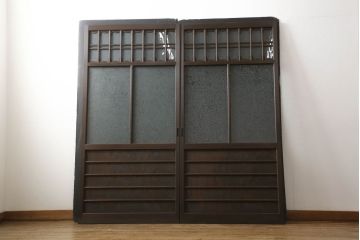 ガラス戸2枚をリペア&カスタム!高さと幅をリサイズし、調整式の平型の戸車を取り付け。色味は当店商品を参考に着色。(引き戸、建具)