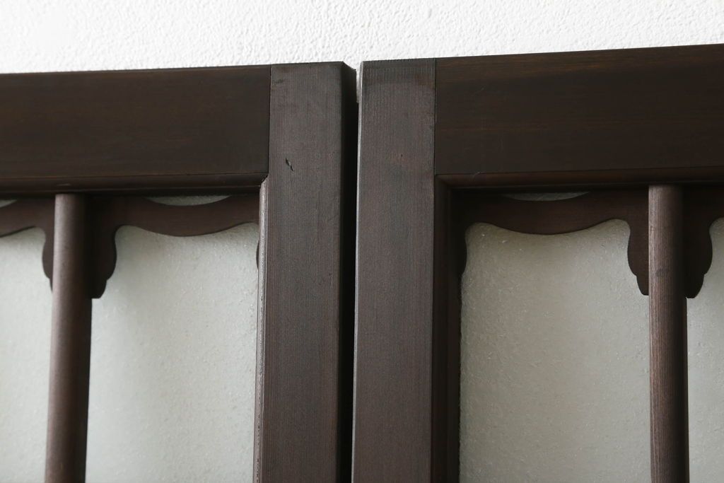 ガラス戸2枚をリペア&カスタム!高さと幅をリサイズし、調整式の平型の戸車を取り付け。色味は当店商品を参考に着色。(引き戸、建具)