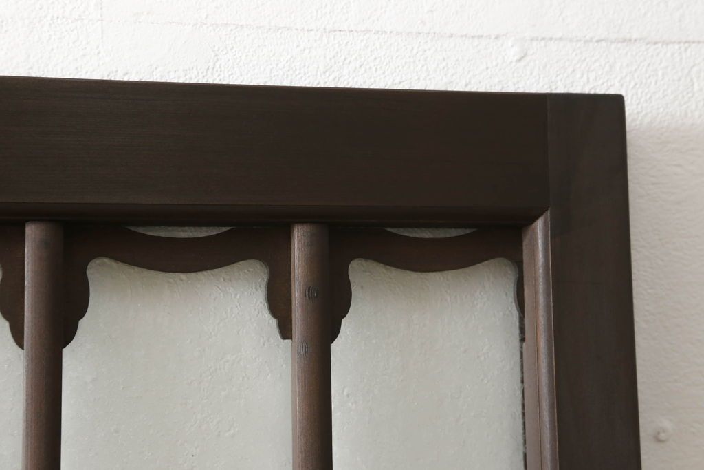 ガラス戸2枚をリペア&カスタム!高さと幅をリサイズし、調整式の平型の戸車を取り付け。色味は当店商品を参考に着色。(引き戸、建具)