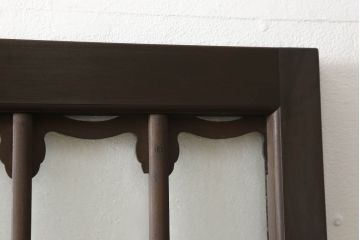 ガラス戸2枚をリペア&カスタム!高さと幅をリサイズし、調整式の平型の戸車を取り付け。色味は当店商品を参考に着色。(引き戸、建具)