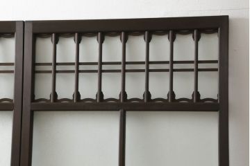 ガラス戸2枚をリペア&カスタム!高さと幅をリサイズし、調整式の平型の戸車を取り付け。色味は当店商品を参考に着色。(引き戸、建具)