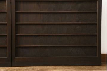 ガラス戸2枚をリペア&カスタム!高さと幅をリサイズし、調整式の平型の戸車を取り付け。色味は当店商品を参考に着色。(引き戸、建具)