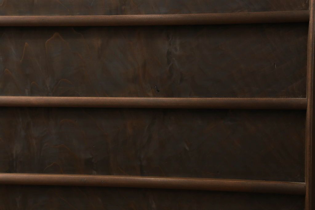 ガラス戸2枚をリペア&カスタム!高さと幅をリサイズし、調整式の平型の戸車を取り付け。色味は当店商品を参考に着色。(引き戸、建具)