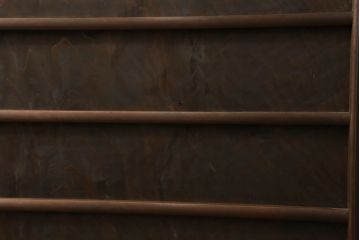 ガラス戸2枚をリペア&カスタム!高さと幅をリサイズし、調整式の平型の戸車を取り付け。色味は当店商品を参考に着色。(引き戸、建具)