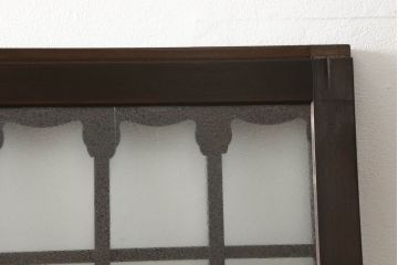 ガラス戸2枚をリペア&カスタム!高さと幅をリサイズし、調整式の平型の戸車を取り付け。色味は当店商品を参考に着色。(引き戸、建具)