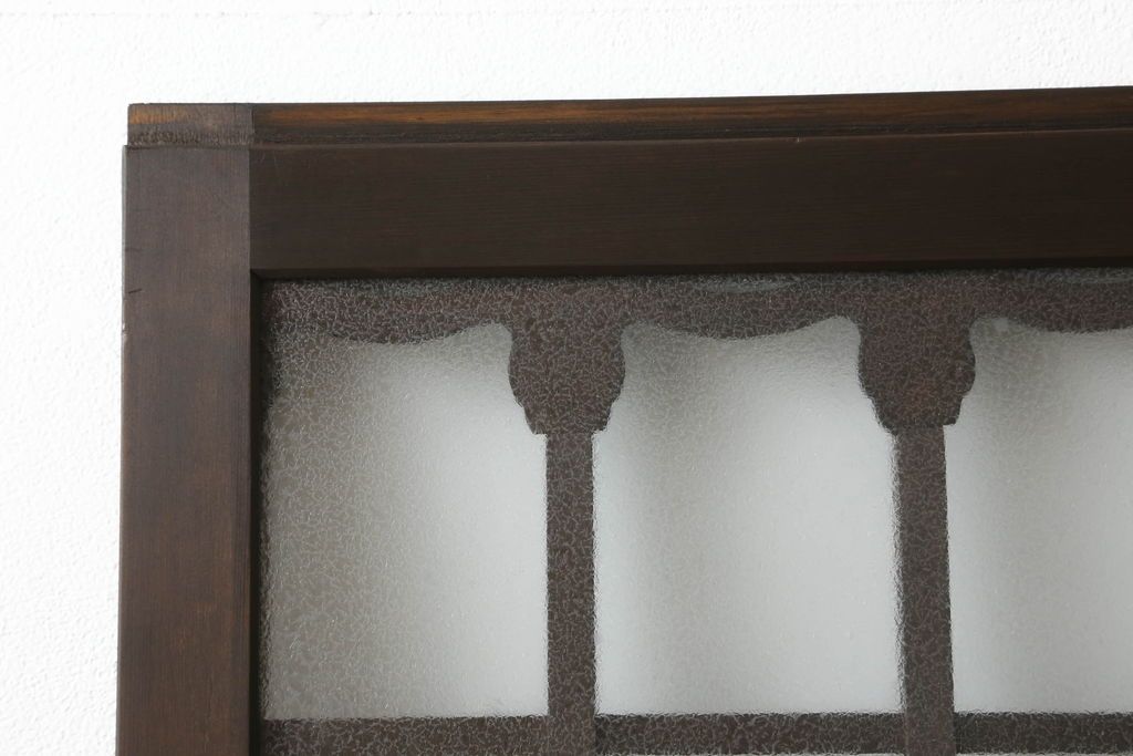 ガラス戸2枚をリペア&カスタム!高さと幅をリサイズし、調整式の平型の戸車を取り付け。色味は当店商品を参考に着色。(引き戸、建具)