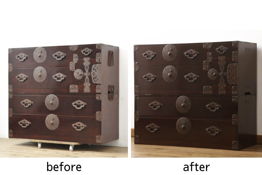 米沢箪笥をリペア&カスタム!下段1段目をフラップダウン扉に加工し、内部はフラットになるよう板を取り付け。配線用の穴あけ加工をし、竿通し金具は取り外し。本体は現状の色味を活かし、漆塗りは磨き仕上げ。(重ね箪笥、和たんす、収納箪笥、時代箪笥、整理タンス)