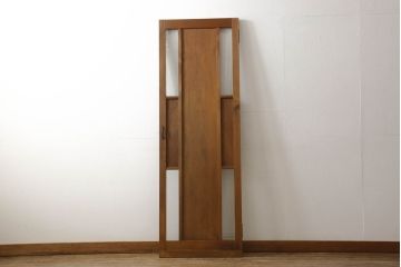 木製扉をリペア&カスタム!高さと幅をリサイズし、指定箇所に新品のモールガラスを入れる加工。本体は現状の色味を活かし、修繕箇所は本体と馴染むように仕上げ。(ドア、建具)