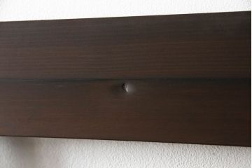 ガラス扉をリペア&カスタム!高さと幅をリサイズし、取っ手位置を調整。金具を取り付け、ガラスの一部をクリアガラスに交換。色味は当店商品を参考に着色。(ドア、建具)