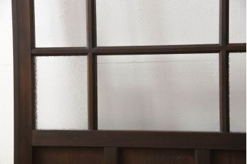 ガラス扉をリペア&カスタム!高さと幅をリサイズし、取っ手位置を調整。金具を取り付け、ガラスの一部をクリアガラスに交換。色味は当店商品を参考に着色。(ドア、建具)