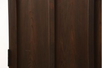 ガラス扉をリペア&カスタム!高さと幅をリサイズし、取っ手位置を調整。金具を取り付け、ガラスの一部をクリアガラスに交換。色味は当店商品を参考に着色。(ドア、建具)