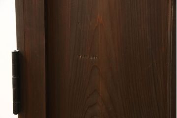 ガラス扉をリペア&カスタム!高さと幅をリサイズし、取っ手位置を調整。金具を取り付け、ガラスの一部をクリアガラスに交換。色味は当店商品を参考に着色。(ドア、建具)