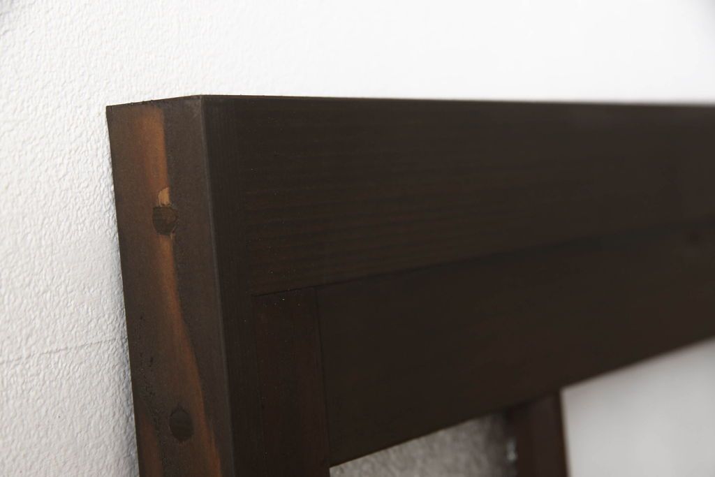 ガラス扉をリペア&カスタム!高さと幅をリサイズし、取っ手位置を調整。金具を取り付け、ガラスの一部をクリアガラスに交換。色味は当店商品を参考に着色。(ドア、建具)