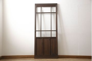 ガラス扉をリペア&カスタム!高さと幅をリサイズし、取っ手位置を調整。金具を取り付け、ガラスの一部をクリアガラスに交換。色味は当店商品を参考に着色。(ドア、建具)