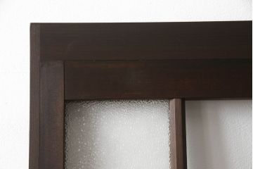 ガラス扉をリペア&カスタム!高さと幅をリサイズし、取っ手位置を調整。金具を取り付け、ガラスの一部をクリアガラスに交換。色味は当店商品を参考に着色。(ドア、建具)