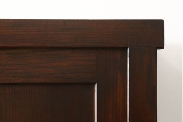 重ね収納棚をリペア&カスタム!棚板3枚新規製作し、本体は現状をベースにして1トーン程落ち着いた色味に着色し、修繕箇所は本体と馴染むよう仕上げ。(水屋箪笥、収納箪笥、キャビネット)