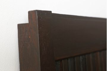 富山格子蔵戸をリペア&カスタム!格子裏にガラス入れ、金具を黒染めし、側面の金具は取り外し。本体は外部用塗装で既存の色に合わせ着色。(格子戸、引き戸、玄関戸)