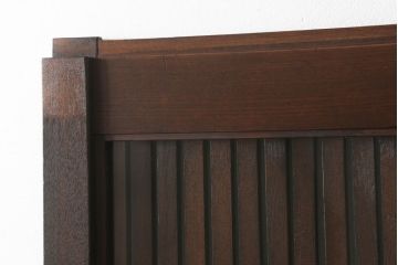 富山格子蔵戸をリペア&カスタム!格子裏にガラス入れ、金具を黒染めし、側面の金具は取り外し。本体は外部用塗装で既存の色に合わせ着色。(格子戸、引き戸、玄関戸)